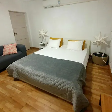 公寓 Cozy Near Hospital 斯普利特